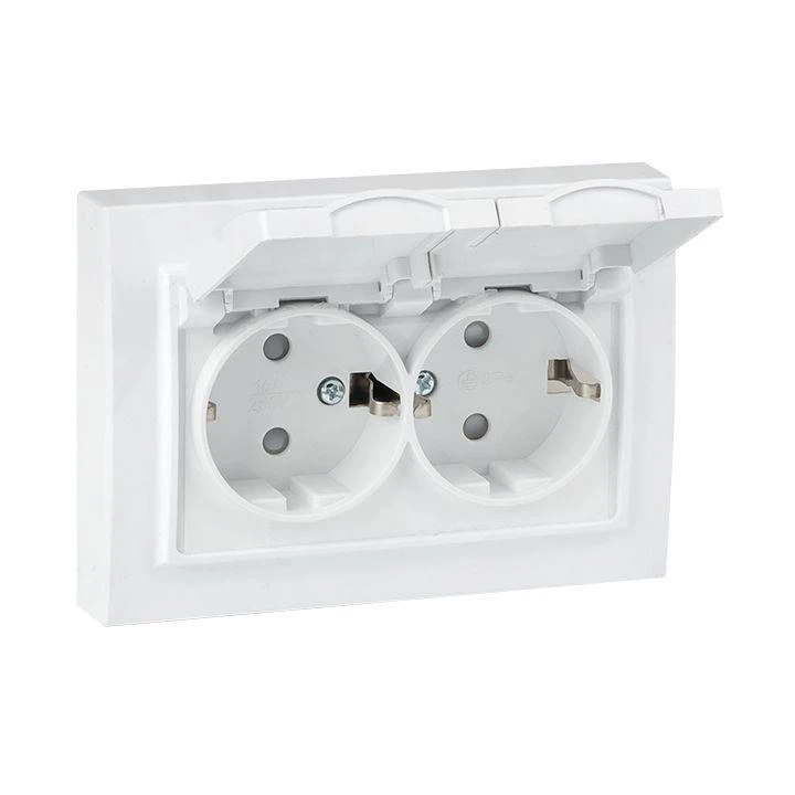 ERR16-129-200-44 EKF | Розетка 2-м СП Минск 16А IP44 с заземл. защ. шторки с крышкой бел.  