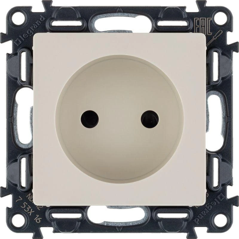 753516 Legrand | Розетка 1-м СП Valena Life 16А IP20 250В 2P защ. шторки безвинтов. клеммы с лицев. панелью механизм сл. кость Leg 