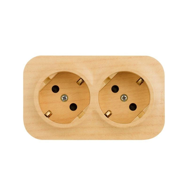 Legrand  | Розетка 2-м ОП Quteo 16А IP20 250В 2х2P+E с заземл. защ. шторки дерево Leg 782287