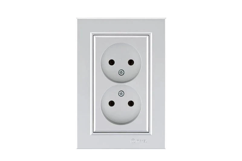 56065017 Makel | Розетка 2-м СП Karea 10А IP20 б/з сереб.  