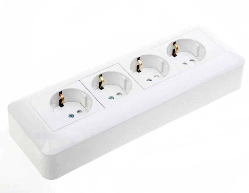 RA16-411M-B Systeme Electric | Розетка 4-м ОП Blanca / Прима 16А IP20 250В с заземл. защ. шторки с монтажн. пластиной (опт. упак.) бел. SE 