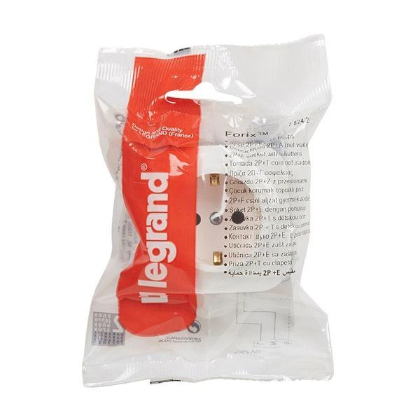 Legrand  | Розетка 1-м ОП Quteo 16А IP20 250В 2P+E с заземл. защ. шторки бел. Leg 782220