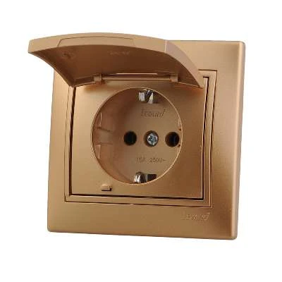 701-1313-123 LEZARD | Розетка 1-м СП Mira 16А IP20 с заземл. с защ. крышкой со вставкой керамика зол. метал.  
