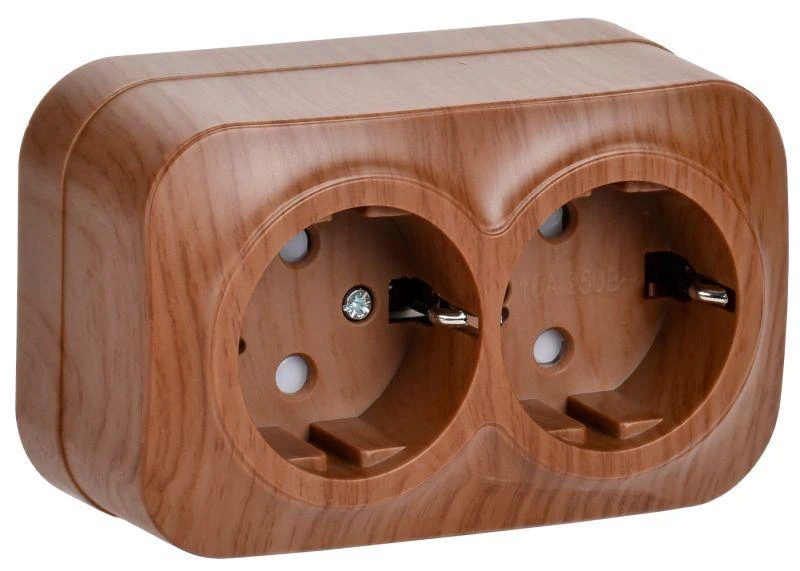 IEK  | Розетка 2-м ОП GLORY РСш22-3-ХД 16А с заземл. защ. шторки дуб  ERH24-K24-16